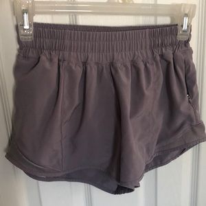 Lululemon Hotty Hot Low Rise 4”
